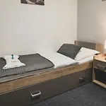 Pod Radnici 3*