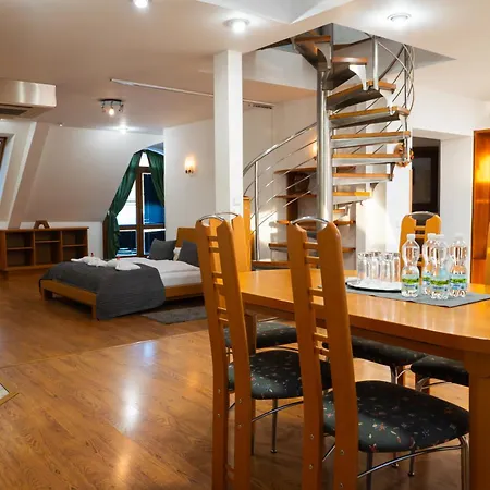 Pod Radnicí Casa de hóspedes Hustopeče