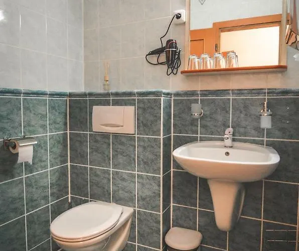 Pod Radnici Konukevi 3*