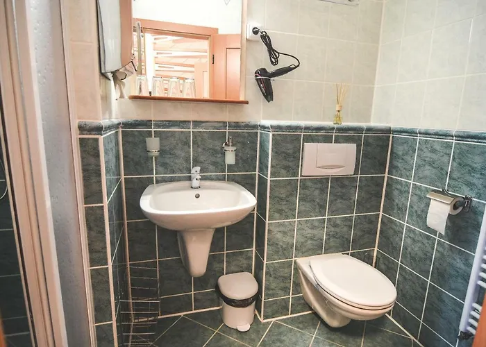 Pod Radnici Konukevi 3*