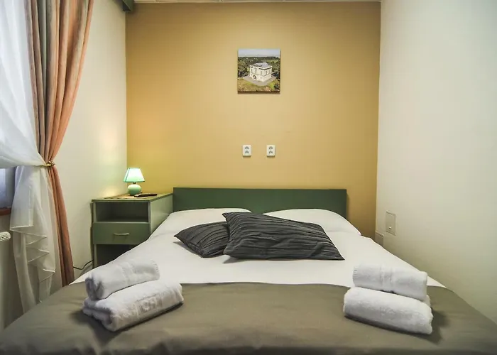 Pod Radnici Konukevi Hustopeče