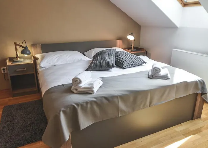 Pod Radnici Konukevi